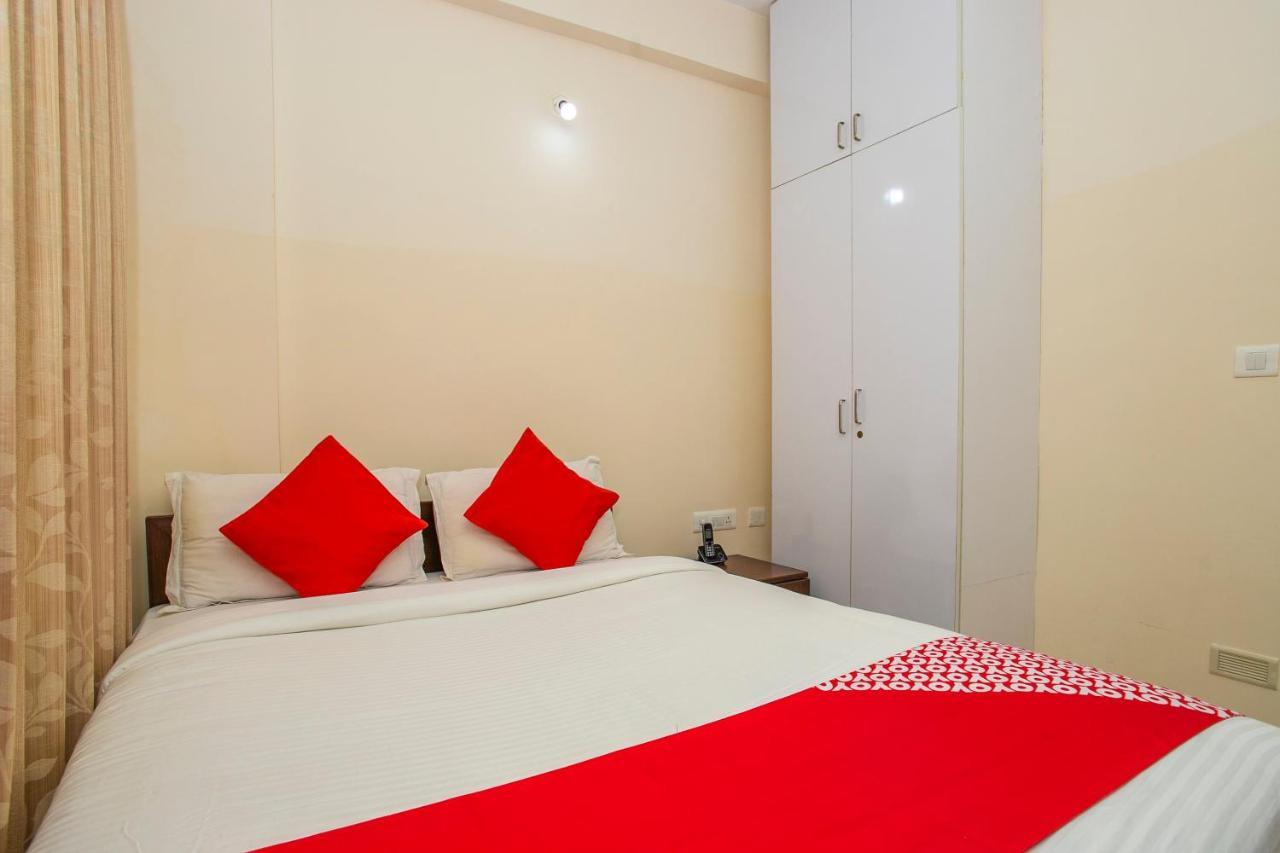 Oyo 4797 Lulu Hospitality Hotel Yelahanka Buitenkant foto