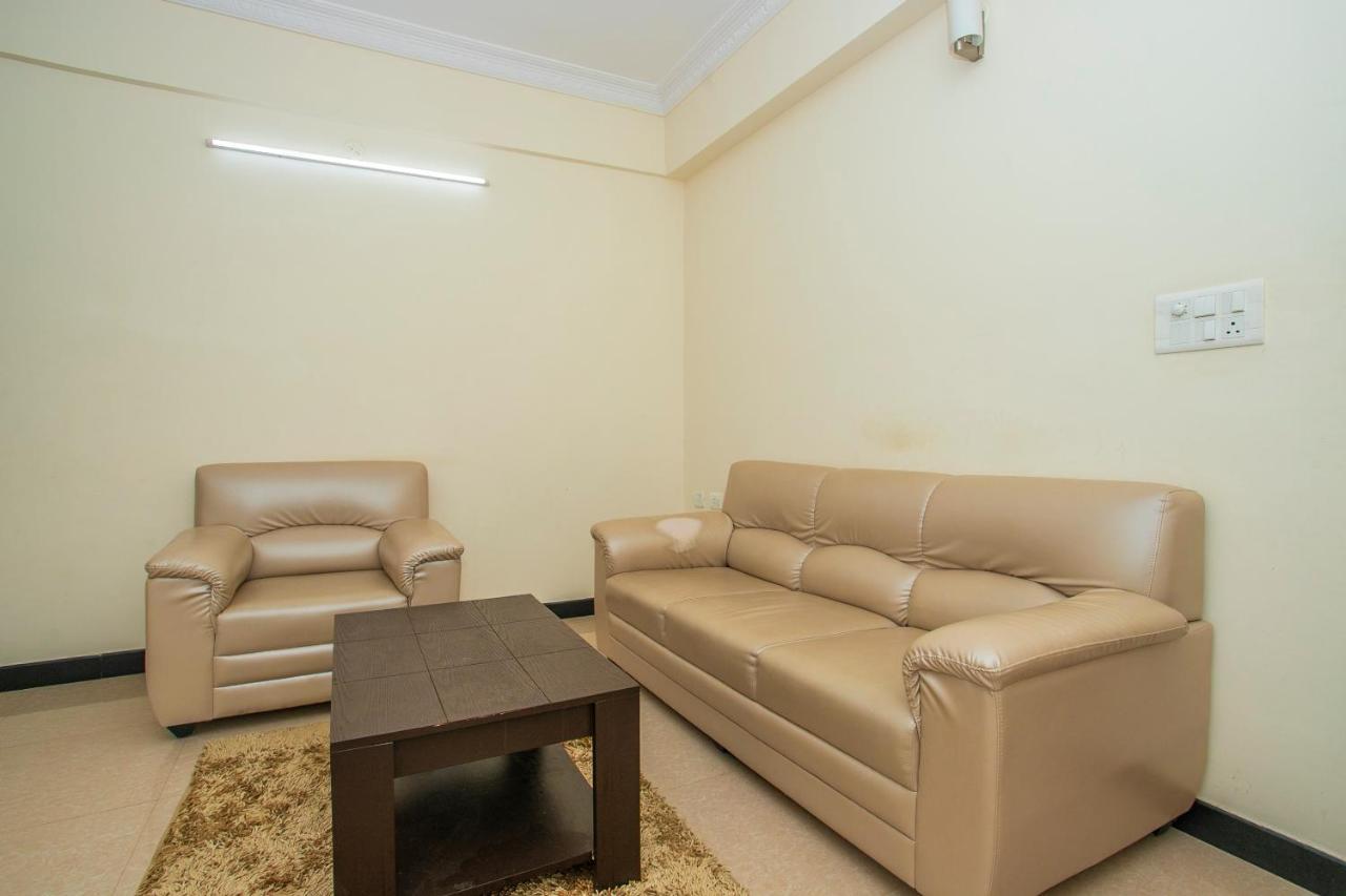Oyo 4797 Lulu Hospitality Hotel Yelahanka Buitenkant foto