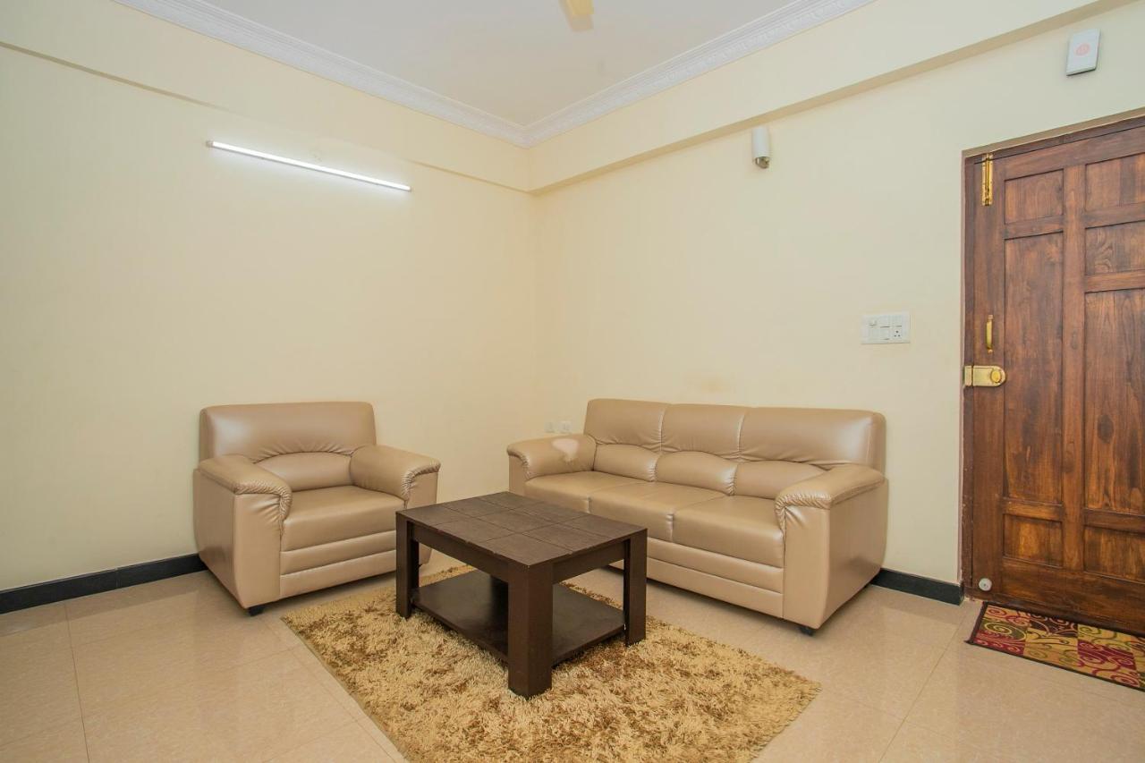 Oyo 4797 Lulu Hospitality Hotel Yelahanka Buitenkant foto