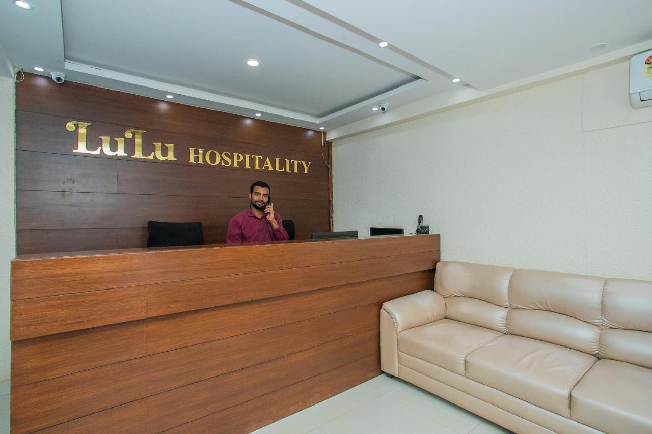 Oyo 4797 Lulu Hospitality Hotel Yelahanka Buitenkant foto