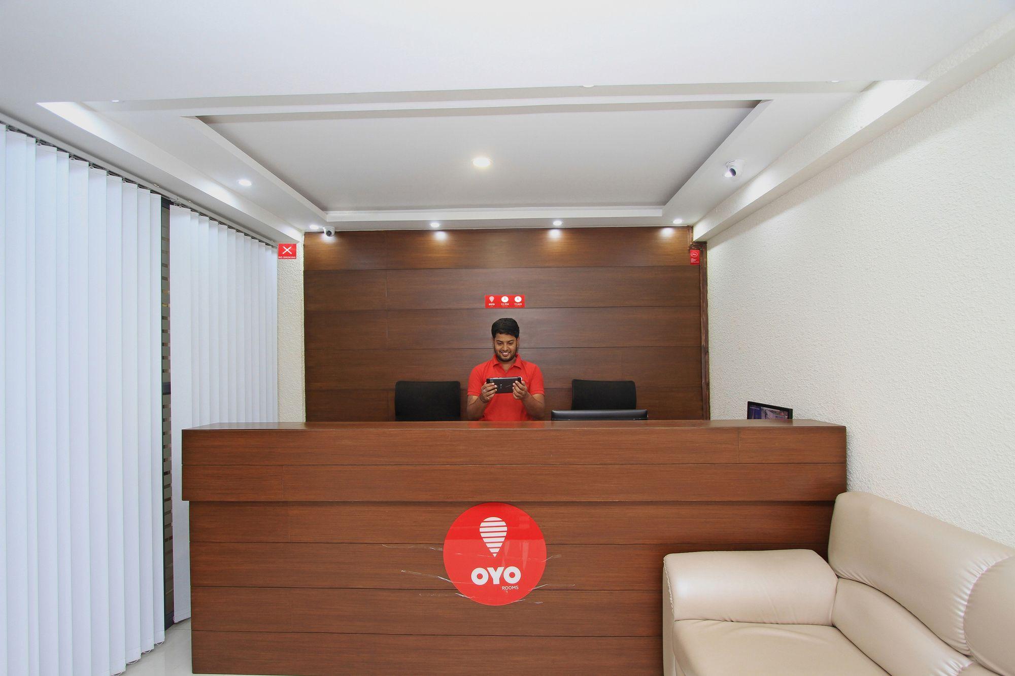 Oyo 4797 Lulu Hospitality Hotel Yelahanka Buitenkant foto