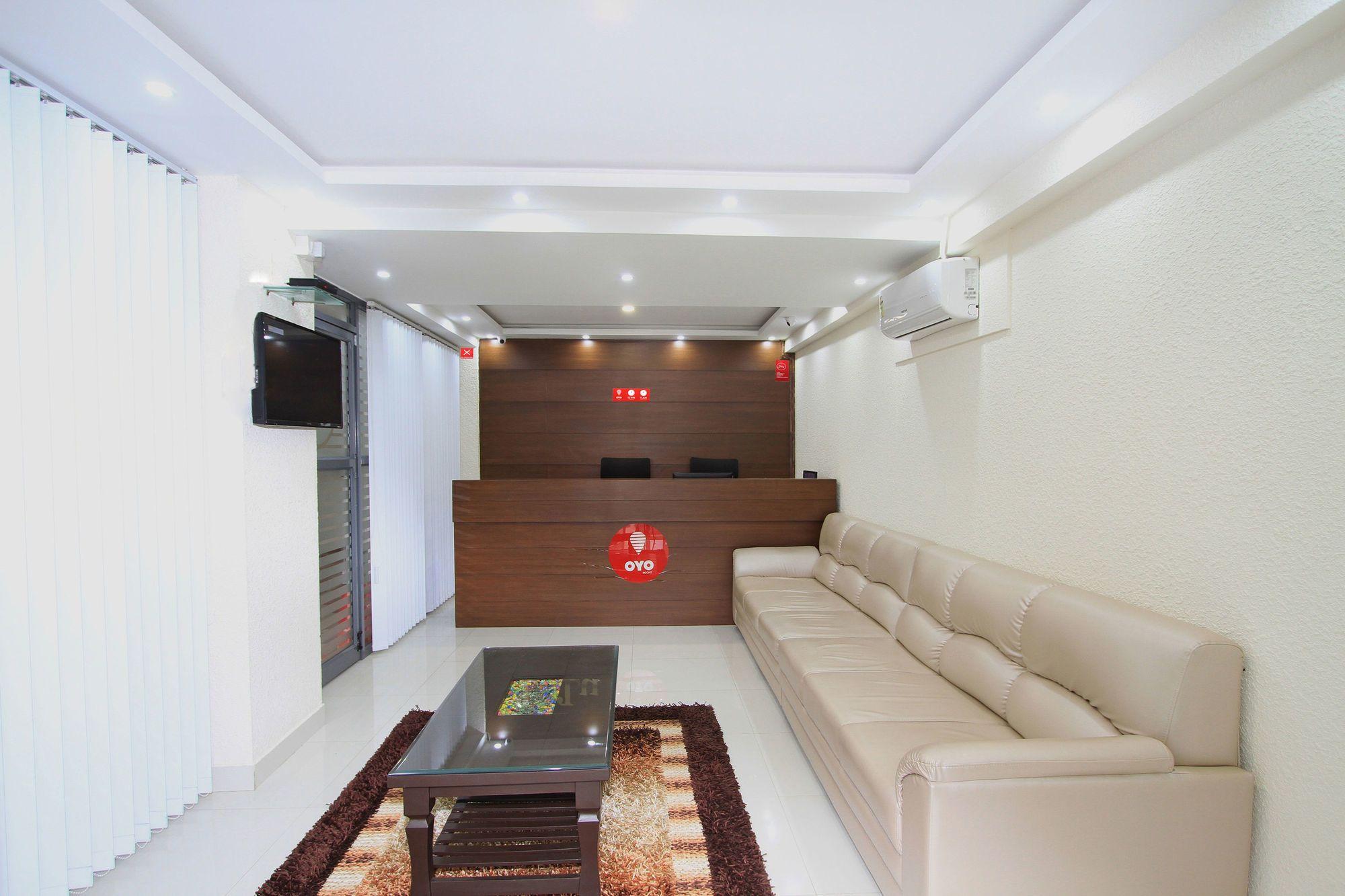 Oyo 4797 Lulu Hospitality Hotel Yelahanka Buitenkant foto