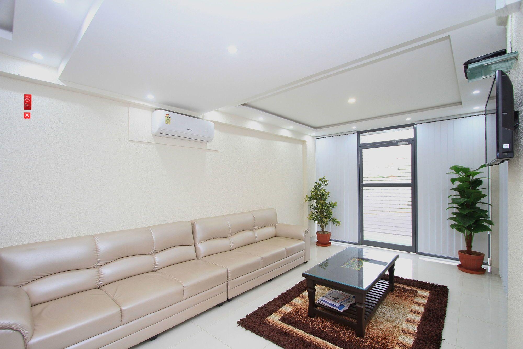 Oyo 4797 Lulu Hospitality Hotel Yelahanka Buitenkant foto