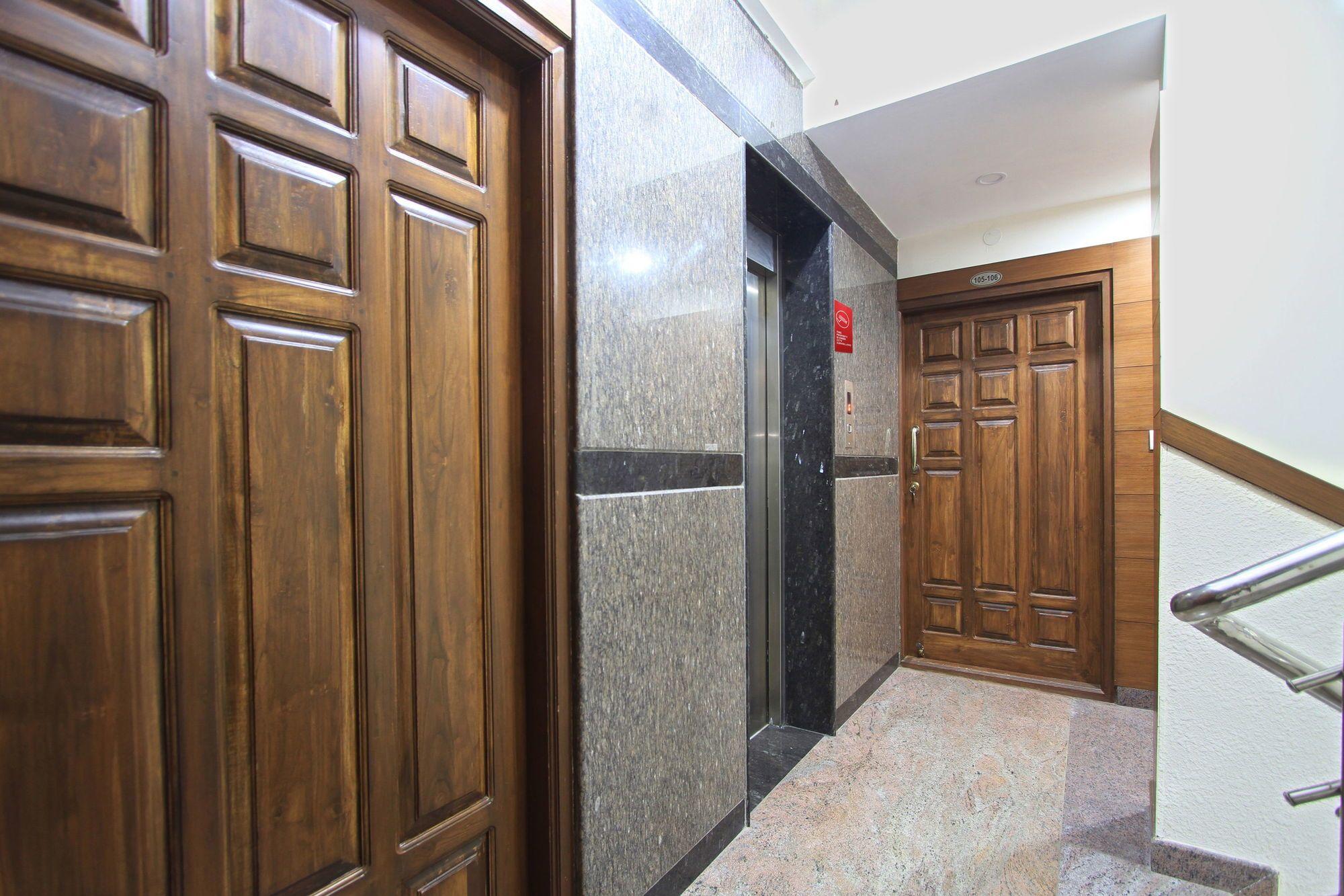 Oyo 4797 Lulu Hospitality Hotel Yelahanka Buitenkant foto